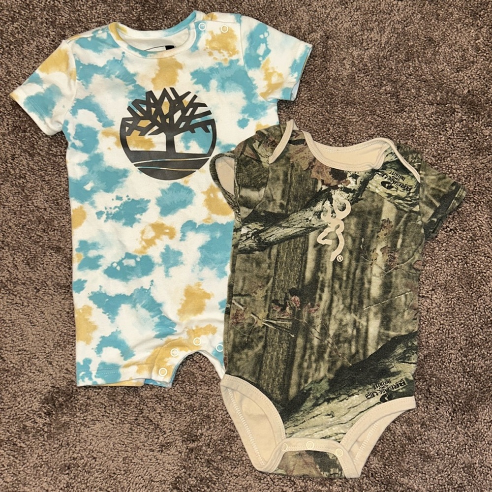 Babyboy Timberland and Browning bodysuit and romper 18m bundle!!